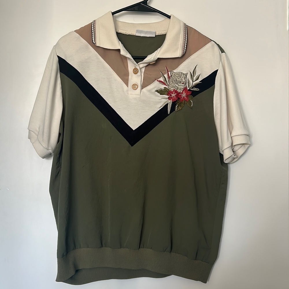 Alfred Dunner Lightweight Embroidered Cat Two Tone T-shirt